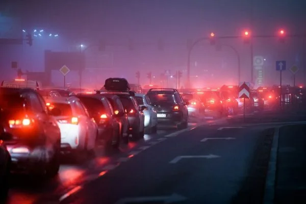 PPE vizează revizuirea interdicției motoarelor cu combustie Poza principala articol