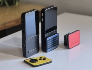 Gadget portabil modular handheld cu Linux: Mecha Comet