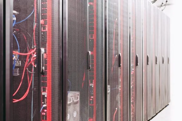 De ce migrează companiile către cloudul european Cloud hosting image