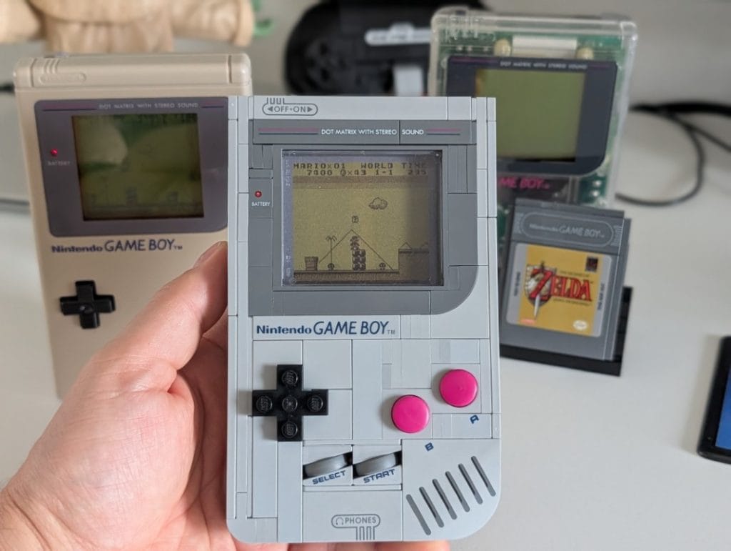 Lego Game Boy este aproape in mărime naturală