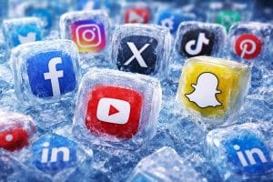 Departamentul de Securitate Internă din SUA emite sute de citații către Google, Meta şi Reddit pentru a identifica criticii ICE de pe rețelele sociale